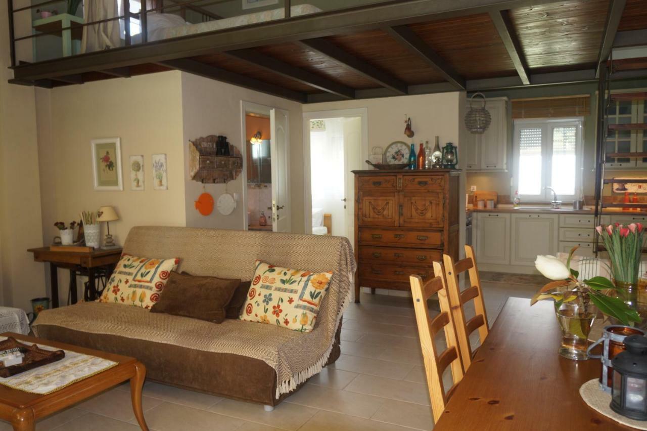 Apartment Plane Tree House Makri